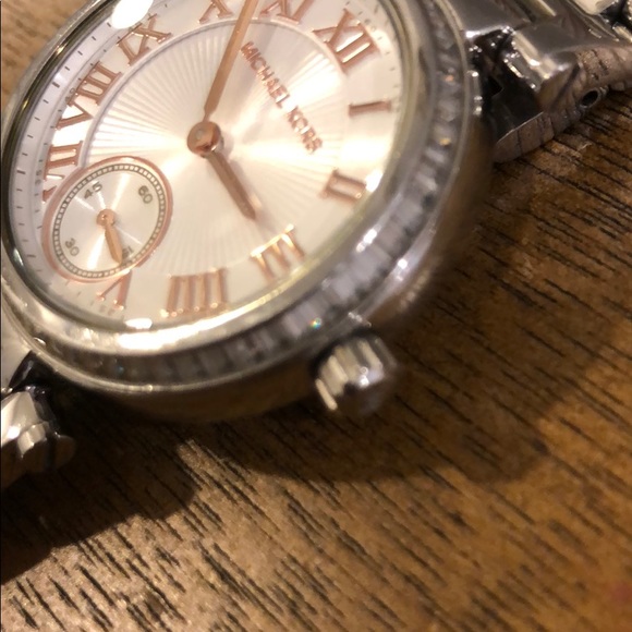 Michael Kors Watch - Picture 3 of 6